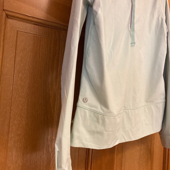 Lululemon Mint Colored Pull Over, Size M - Picture 4 of 10